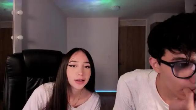 Image 2 of mikeyvioleta Stream on Chaturbate on 2 months ago