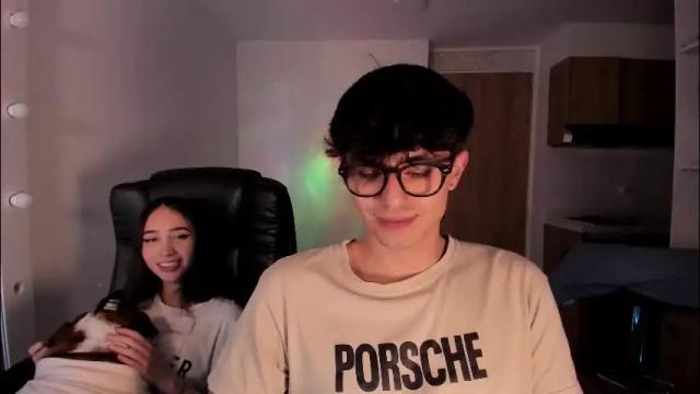 Image 3 of mikeyvioleta Stream on Chaturbate on 2 months ago