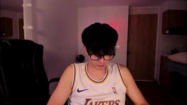 Image 12 of mikeyvioleta Stream on Chaturbate on 2 months ago