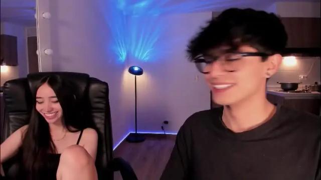 Image 11 of mikeyvioleta Stream on Chaturbate on 2 months ago