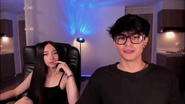 Image 12 of mikeyvioleta Stream on Chaturbate on 2 months ago