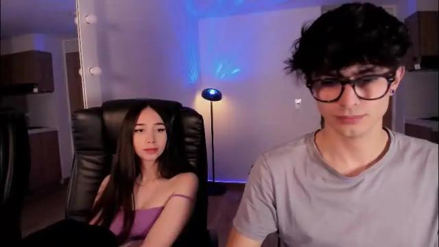 Image 2 of mikeyvioleta Stream on Chaturbate on 1 month ago