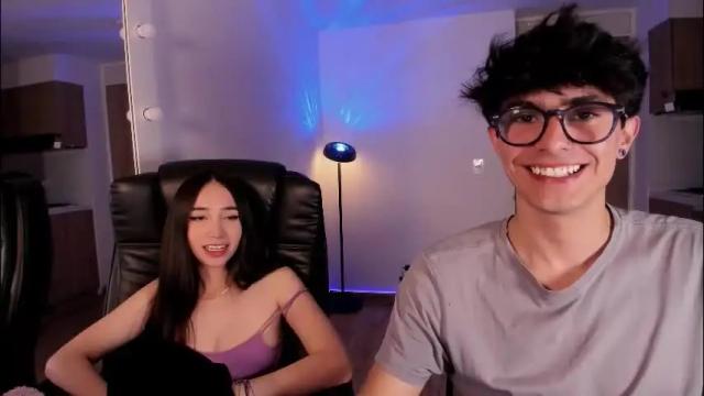 Image 3 of mikeyvioleta Stream on Chaturbate on 1 month ago