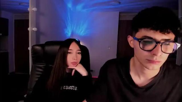 Image 11 of mikeyvioleta Stream on Chaturbate on 1 month ago