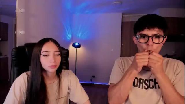 Image 4 of mikeyvioleta Stream on Chaturbate on 1 month ago