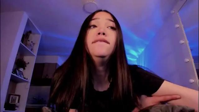 Image 12 of mikeyvioleta Stream on Chaturbate on 13 days ago