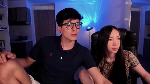 Image 3 of mikeyvioleta Stream on Chaturbate on 8 days ago