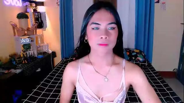 Image 2 of mikhaylaanderson Stream on Chaturbate on 1 month ago