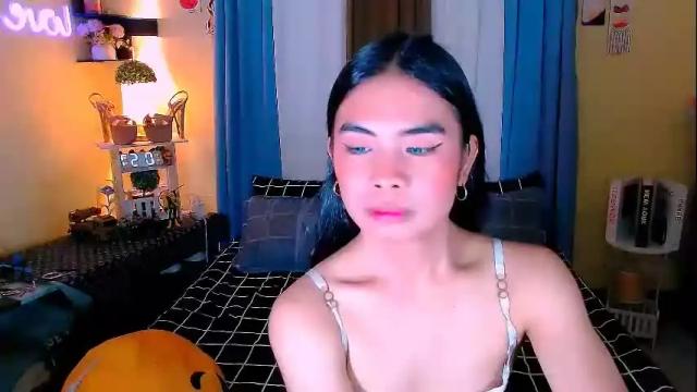 Image 2 of mikhaylaanderson Stream on Chaturbate on 1 month ago