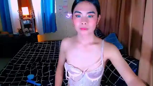 Image 11 of mikhaylaanderson Stream on Chaturbate on 21 days ago
