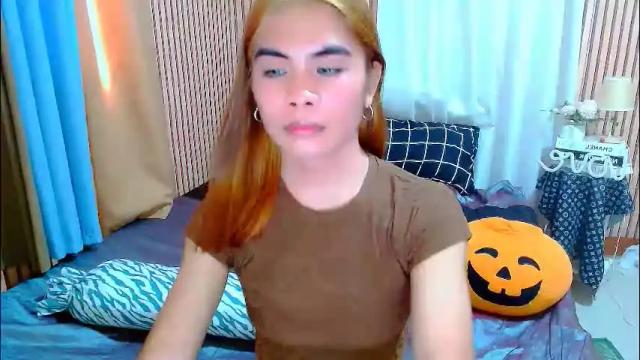 Image 2 of mikhaylaanderson Stream on Chaturbate on 2 months ago