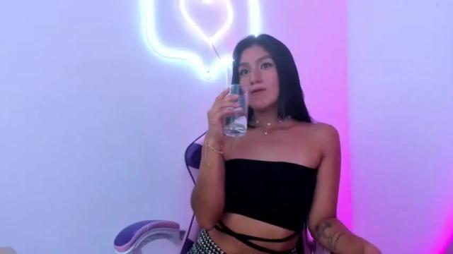 Image 4 of mila_connore Stream on Chaturbate on 20 months ago