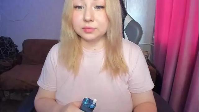 Image 4 of mila_foxxxy Stream on Chaturbate on 2 days ago