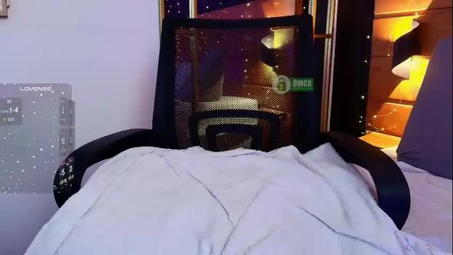 Image 12 of mila_kiitty Stream on Chaturbate on 1 month ago