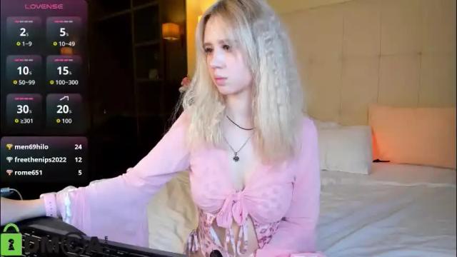 Image 10 of mila_kinor Stream on Chaturbate on 28 days ago