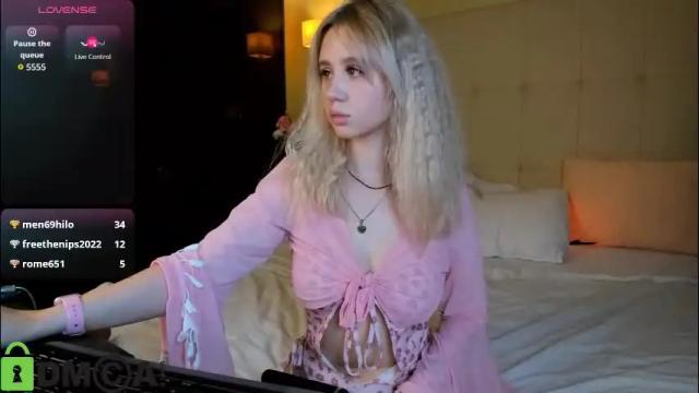 Image 12 of mila_kinor Stream on Chaturbate on 28 days ago
