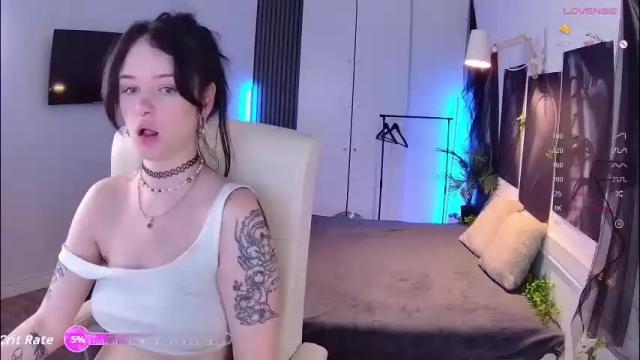 Image 4 of mila_nox Stream on Chaturbate on 2 months ago