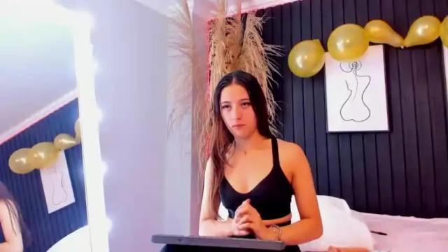 Image 3 of mila_white__ Stream on Chaturbate on 17 months ago