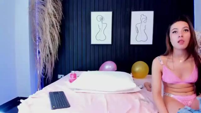 Image 3 of mila_white__ Stream on Chaturbate on 17 months ago