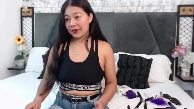 Image 4 of milaaadams Stream on Chaturbate on 1 month ago