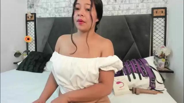 Image 11 of milaaadams Stream on Chaturbate on 1 month ago