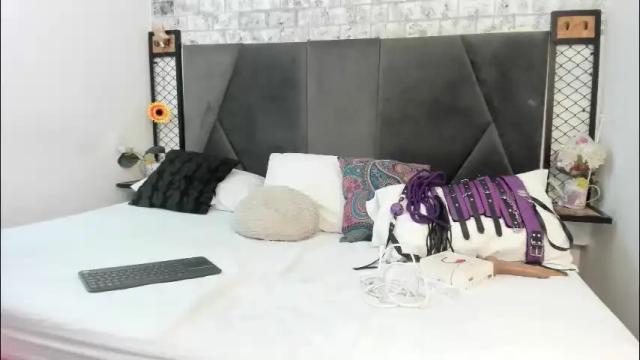 Image 4 of milaaadams Stream on Chaturbate on 1 month ago