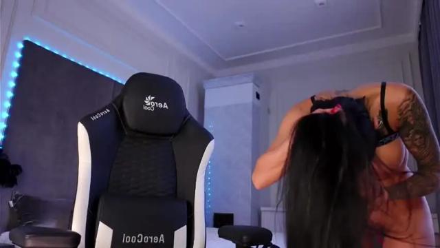 Image 8 of miladenver Stream on Chaturbate on 1 month ago