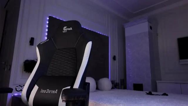 Image 11 of miladenver Stream on Chaturbate on 1 month ago