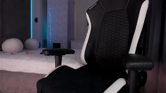Image 12 of miladenver Stream on Chaturbate on 1 month ago