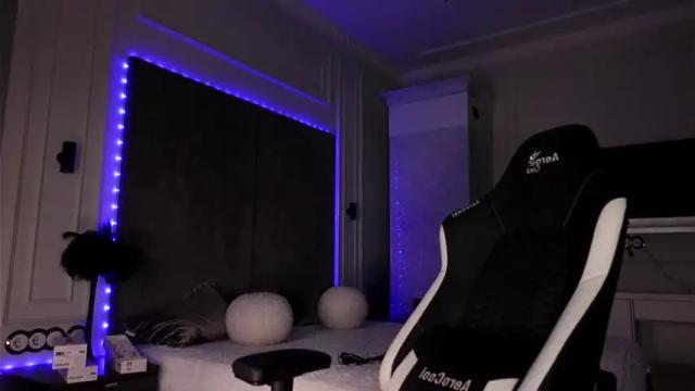 Image 10 of miladenver Stream on Chaturbate on 17 days ago