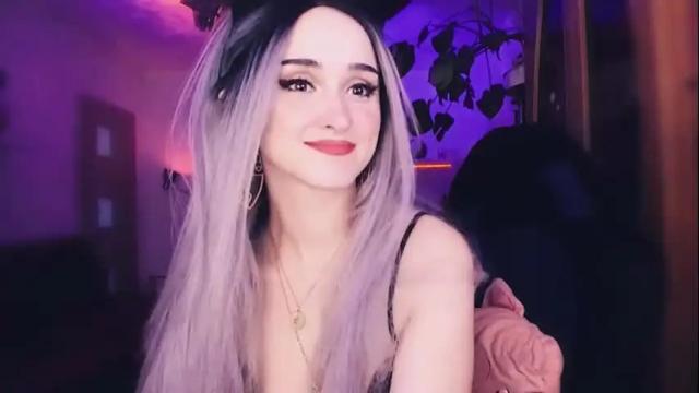 Image 7 of miladyjolie Stream on Chaturbate on 22 days ago