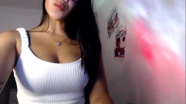 Image 2 of milagros__19 Stream on Chaturbate on 1 month ago