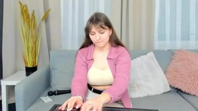 Image 8 of milaloove Stream on Chaturbate on 14 months ago