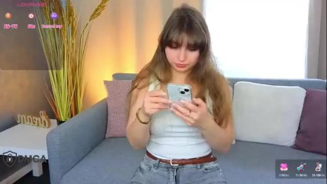 Image 4 of milaloove Stream on Chaturbate on 1 month ago