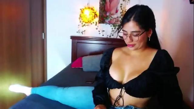 Image 10 of milaloversxxx Stream on Chaturbate on 3 months ago