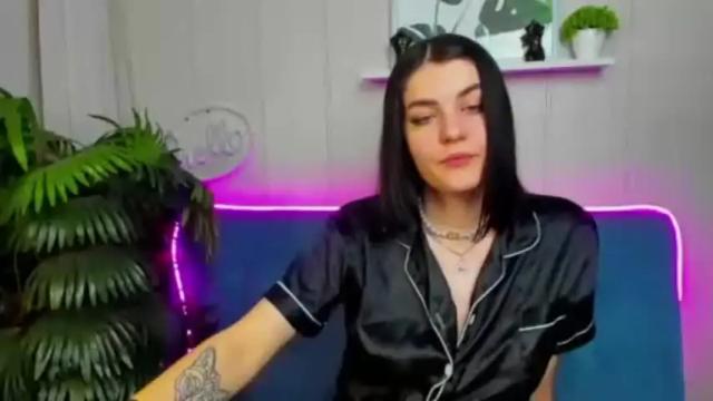 Image 6 of milana__rose Stream on Chaturbate on 19 months ago