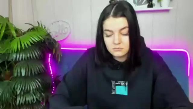 Image 2 of milana__rose Stream on Chaturbate on 19 months ago