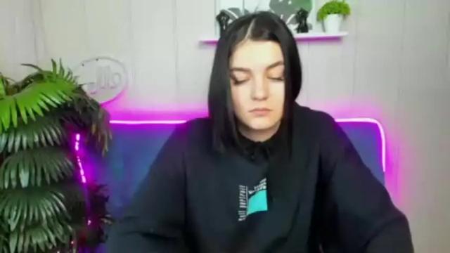 Image 6 of milana__rose Stream on Chaturbate on 19 months ago
