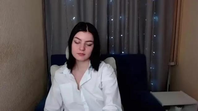 Image 4 of milana__rose Stream on Chaturbate on 18 months ago