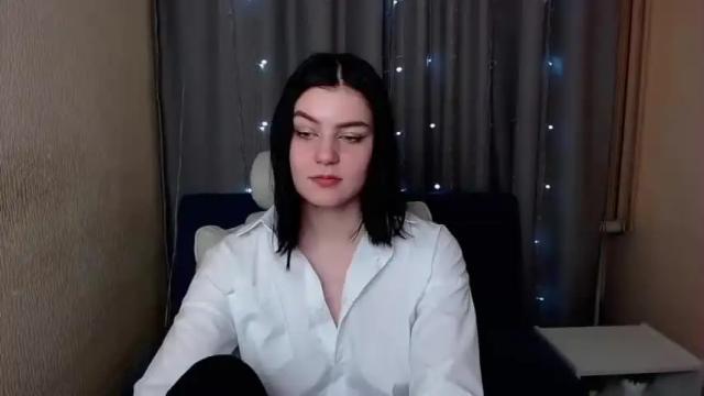Image 8 of milana__rose Stream on Chaturbate on 18 months ago