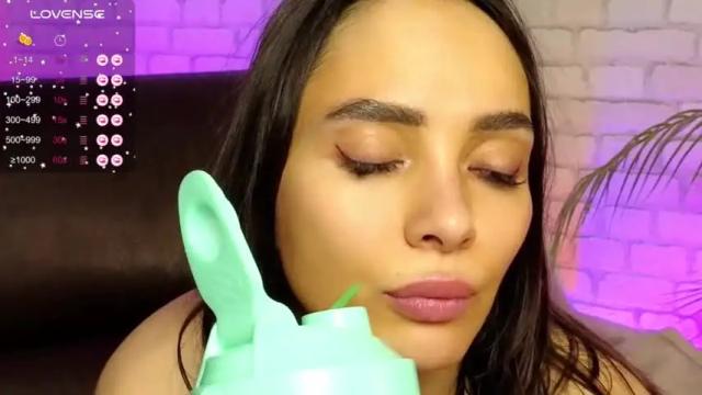 Image 2 of milana_marten Stream on Chaturbate on 15 months ago