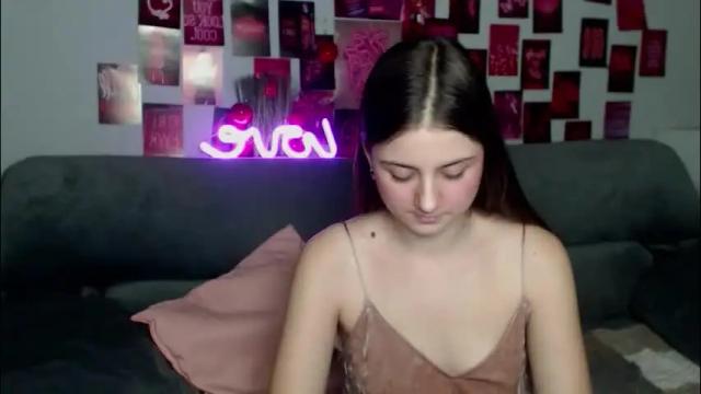 Image 8 of milanaroz Stream on Chaturbate on 2 months ago