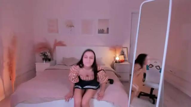 Image 11 of milaniapops Stream on Chaturbate on 15 months ago
