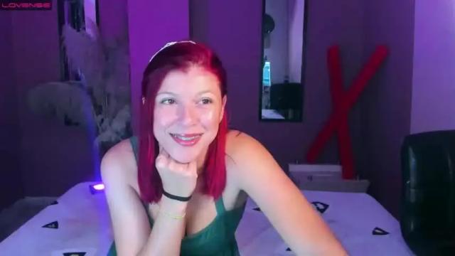 Image 4 of milaniminxx Stream on Chaturbate on 17 months ago