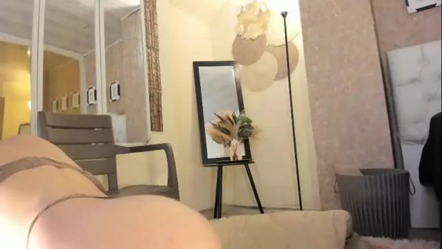 Image 8 of milaniminxx Stream on Chaturbate on 2 months ago