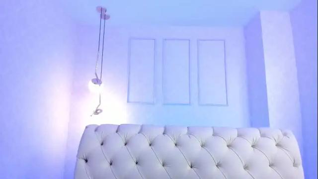 Image 8 of milaowens Stream on Chaturbate on 1 month ago
