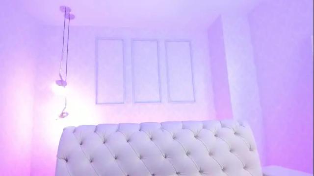 Image 8 of milaowens Stream on Chaturbate on 1 month ago