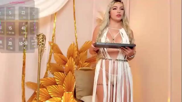 Image 3 of milaowens Stream on Chaturbate on 12 days ago