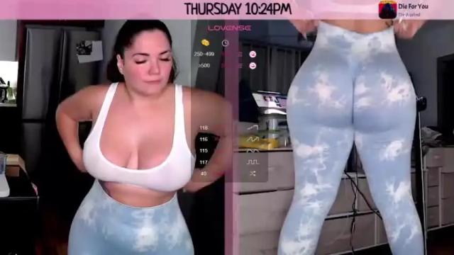 Image 2 of milavalentinax Stream on Chaturbate on 13 months ago