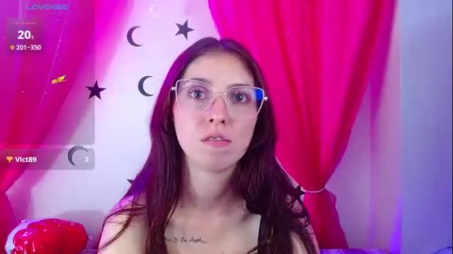 Image 4 of mildrecute Stream on Chaturbate on 1 month ago